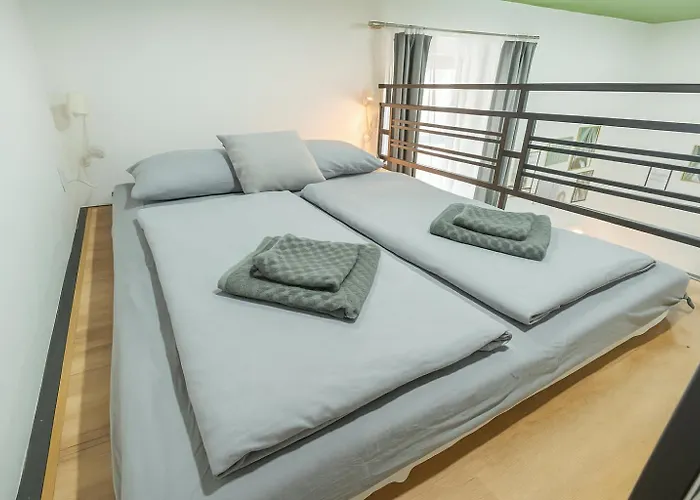 Διαμέρισμα Stylish 2Br Apartment - Prague Center - Elevator Πράγα